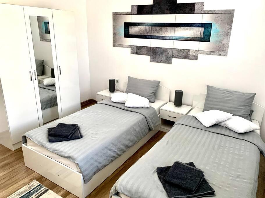 רוסה Asitad Deluxe Apartments מראה חיצוני תמונה