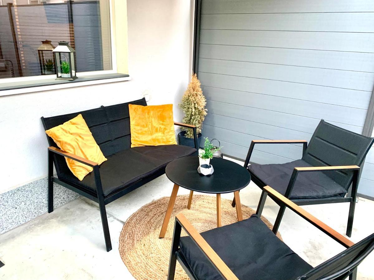 רוסה Asitad Deluxe Apartments מראה חיצוני תמונה